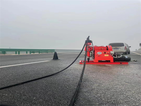 嘉陵马路路基路面开裂下沉注浆加固灌浆